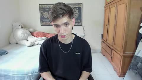 erick_de_rossee online show from February 27, 8:34 pm