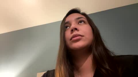 ErickaVee online show from December 5, 5:32 am