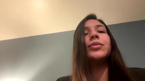 ErickaVee online show from December 4, 7:22 am