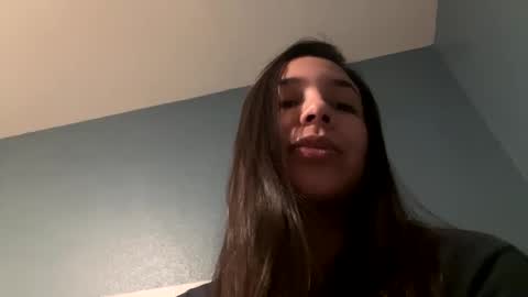 ErickaVee online show from December 8, 7:15 am