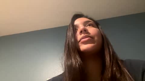 ErickaVee online show from December 8, 11:35 am