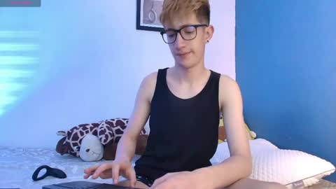 I am Erik online show from May 7, 8:48 pm