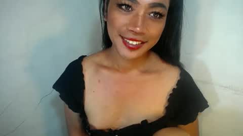 Snapshot of erika_madrigal chatting on October 3, 11:35 pm erika_madrigal online show from October 3, 11:35 pm
