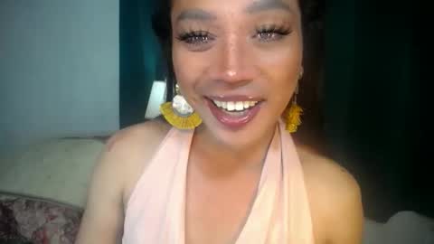 Snapshot of erika_madrigal chatting on October 5, 7:43 pm erika_madrigal online show from October 5, 7:43 pm