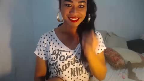 Snapshot of erika_madrigal chatting on January 11, 2:30 am erika_madrigal online show from January 11, 2:30 am