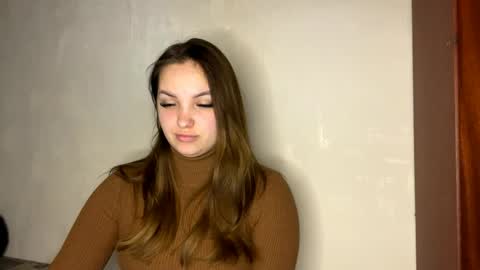 Lina online show from March 31, 7:20 am