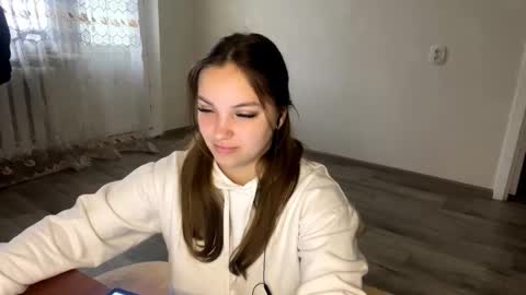 Lina online show from March 26, 7:13 am