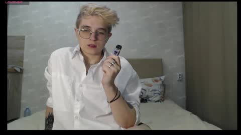 Erline online show from April 4, 3:19 pm