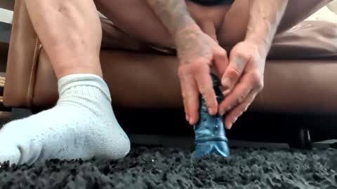 Hmmmhmmmm online show from February 6, 6:43 pm