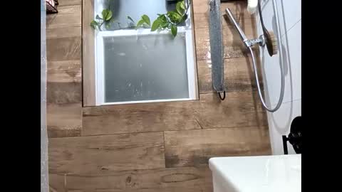 Hmmmhmmmm online show from March 29, 4:03 am