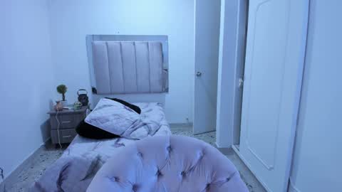 eros_wild online show from February 21, 9:34 am