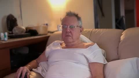 eros online show from January 18, 9:35 pm