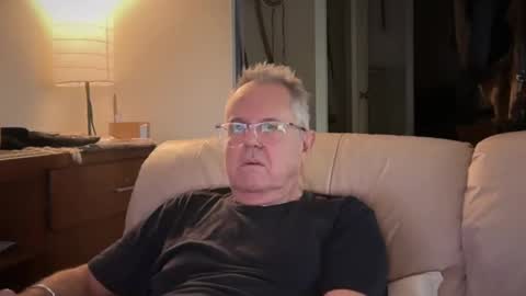 eros online show from October 26, 1:01 pm