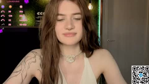 EshleGreen online show from April 15, 7:16 pm