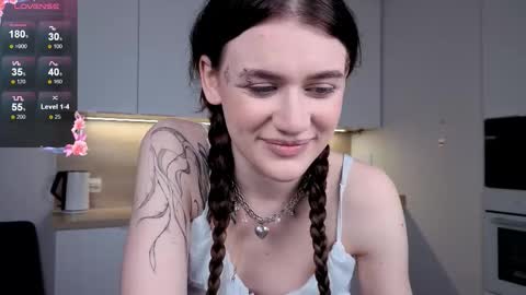 EshleGreen online show from December 16, 4:46 pm