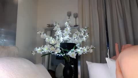 Snapshot of eskeira_ chatting on September 24, 9:21 pm Esther online show from September 24, 9:21 pm