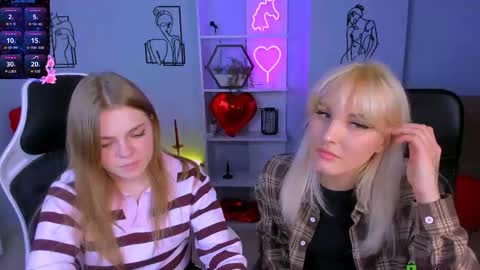 esma_shine online show from October 14, 8:34 pm