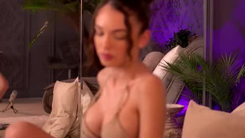 Raluca  online show from March 7, 6:35 am