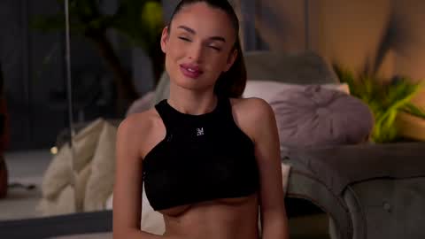 Raluca  online show from January 24, 11:23 pm