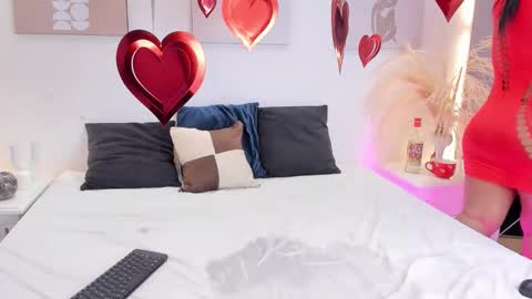 esmeralda online show from February 15, 5:10 am