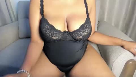 Esme online show from October 13, 3:41 am