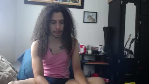 Esnider online show from July 18, 6:10 pm