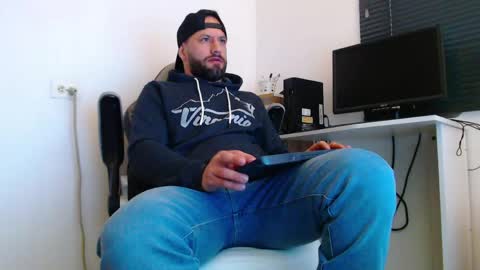 esteban online show from April 29, 3:06 pm