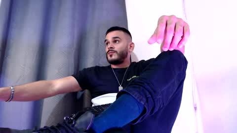 Snapshot of esteban_fer chatting on December 26, 5:15 am Esteban Fernandez online show from December 26, 5:15 am