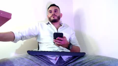 Snapshot of esteban_fer chatting on December 22, 4:06 pm Esteban Fernandez online show from December 22, 4:06 pm