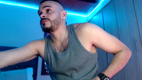 Snapshot of esteban_fer chatting on March 11, 9:04 pm Esteban Fernandez online show from March 11, 9:04 pm