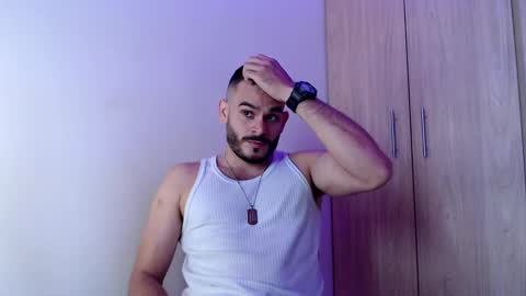 Snapshot of esteban_fer chatting on January 31, 5:53 pm Esteban Fernandez online show from January 31, 5:53 pm