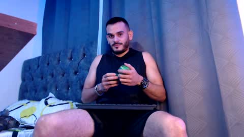 Snapshot of esteban_fer chatting on January 27, 4:30 am Esteban Fernandez online show from January 27, 4:30 am