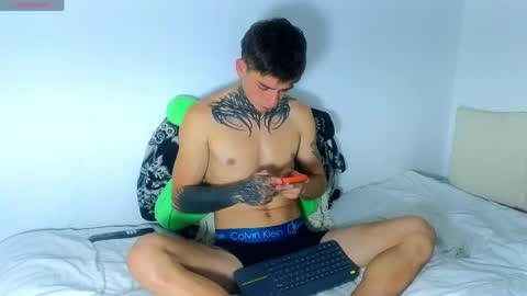 Esteban independent model online show from June 3, 4:12 pm
