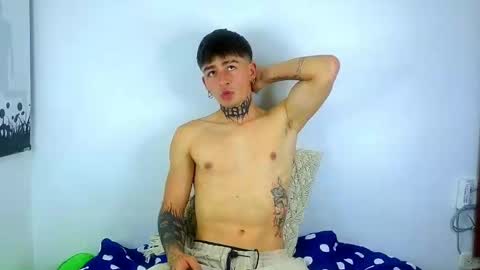 Snapshot of estebanchar_ chatting on February 28, 1:15 am Esteban independent model online show from February 28, 1:15 am