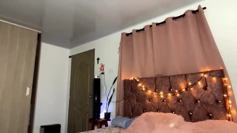 estefa1 online show from March 11, 6:00 pm