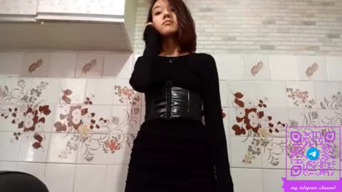 estellekirbo online show from February 19, 1:32 pm