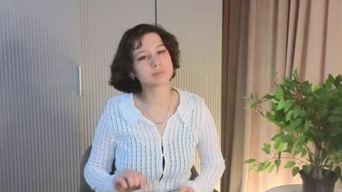 Lily online show from May 11, 2:45 pm