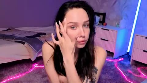 Ester online show from August 3, 8:49 am