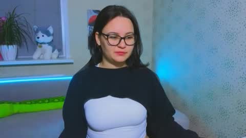 EsterPlayful online show from December 2, 10:46 am