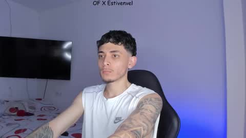 estivenvel online show from September 26, 6:27 pm