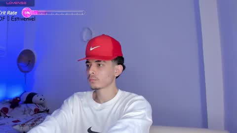 estivenvel online show from March 7, 3:39 pm