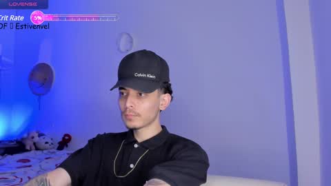 estivenvel online show from March 10, 6:01 pm