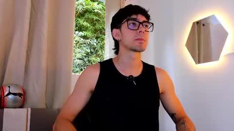 etham_wolf1 online show from July 16, 6:11 pm