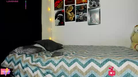  Chloe  Ethan  online show from March 29, 4:58 am