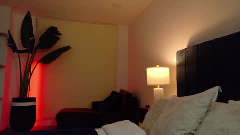 Joan online show from April 20, 2:03 am