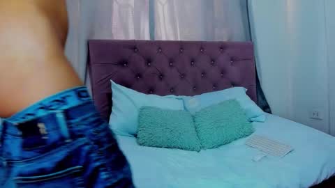 ethanblackwoodd online show from February 2, 8:05 pm