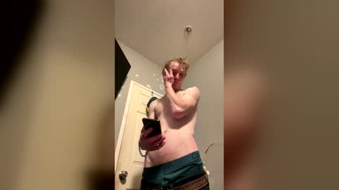 ethanbmx2001 online show from April 5, 11:18 am