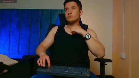 Snapshot of ethanconnor_ chatting on October 3, 11:51 am ethanconnor_ online show from October 3, 11:51 am