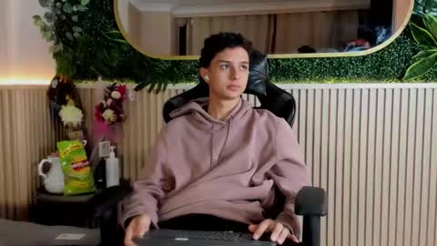 ethanlowell online show from February 21, 9:23 am