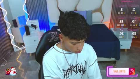 ette online show from December 4, 4:23 am